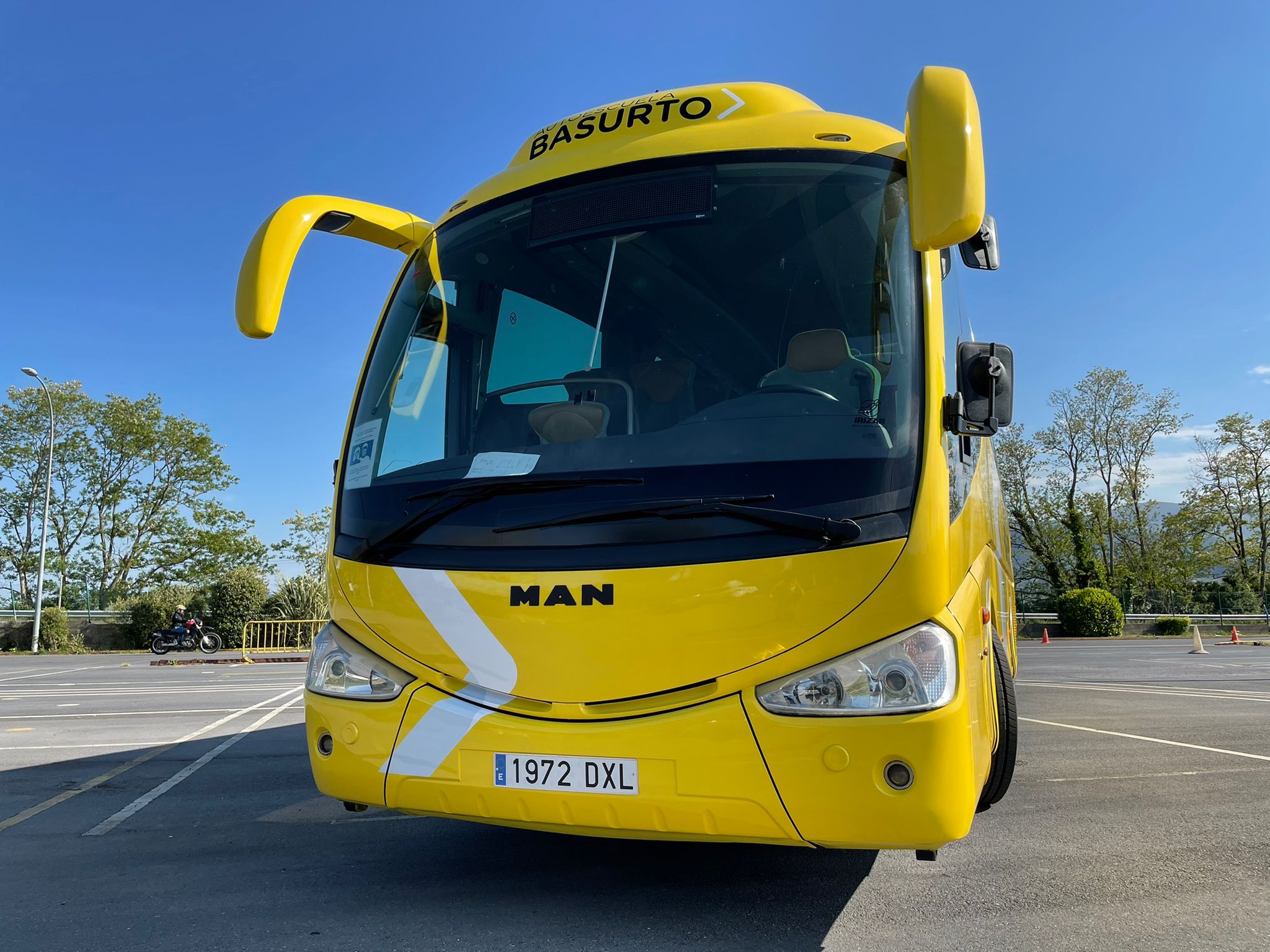 Autoescuela basurto diseño autobus