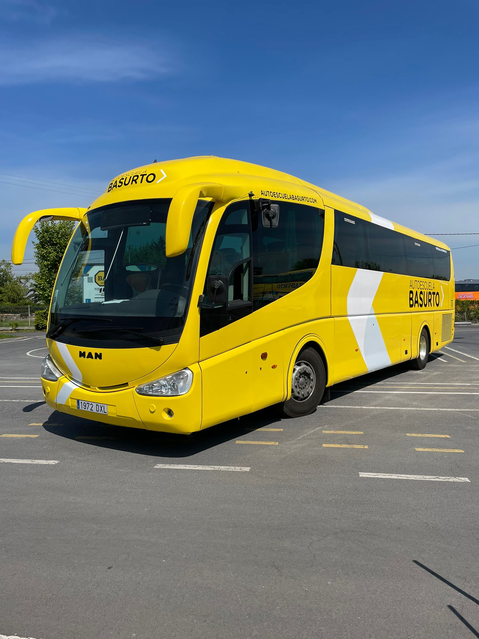 Autoescuela basurto diseño autobus