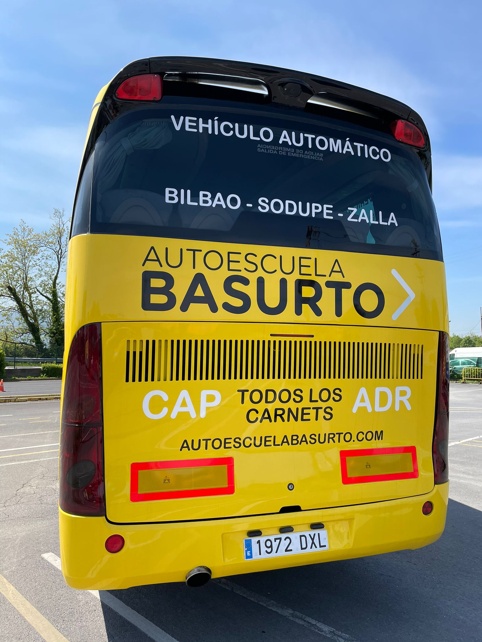 Autoescuela basurto diseño autobus
